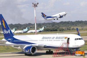 Pasajeros de BoA piden suspensión de vuelos y revisión de aeronaves tras incidente en Cochabamba