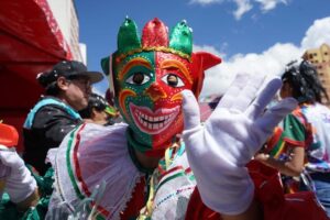 Tradición y alegría: Bolivia se viste de fiesta para el Carnaval 2025