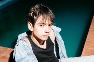 Gerónimo Sims cierra su tour en Santa Cruz y parte a Viña del Mar