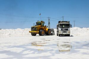 Una evaluación del tema ambiental definirá si son factibles las plantas de litio en Uyuni, según YLB