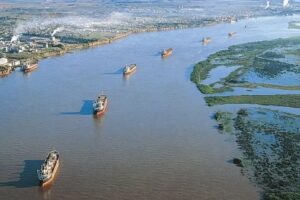 Representantes de Bolivia, Paraguay y Brasil se reúnen para potenciar hidrovía Paraguay-Paraná