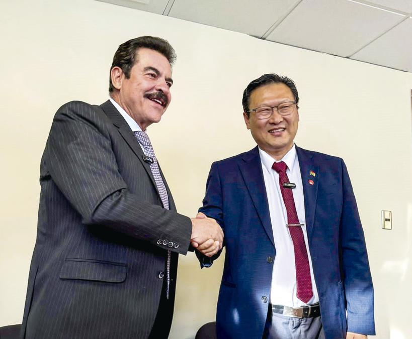 Manfred y Chi se separan y es el segundo bloque de oposición que se quiebra
