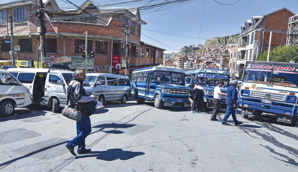 Caos en La Paz: paro de transportistas paraliza la ciudad