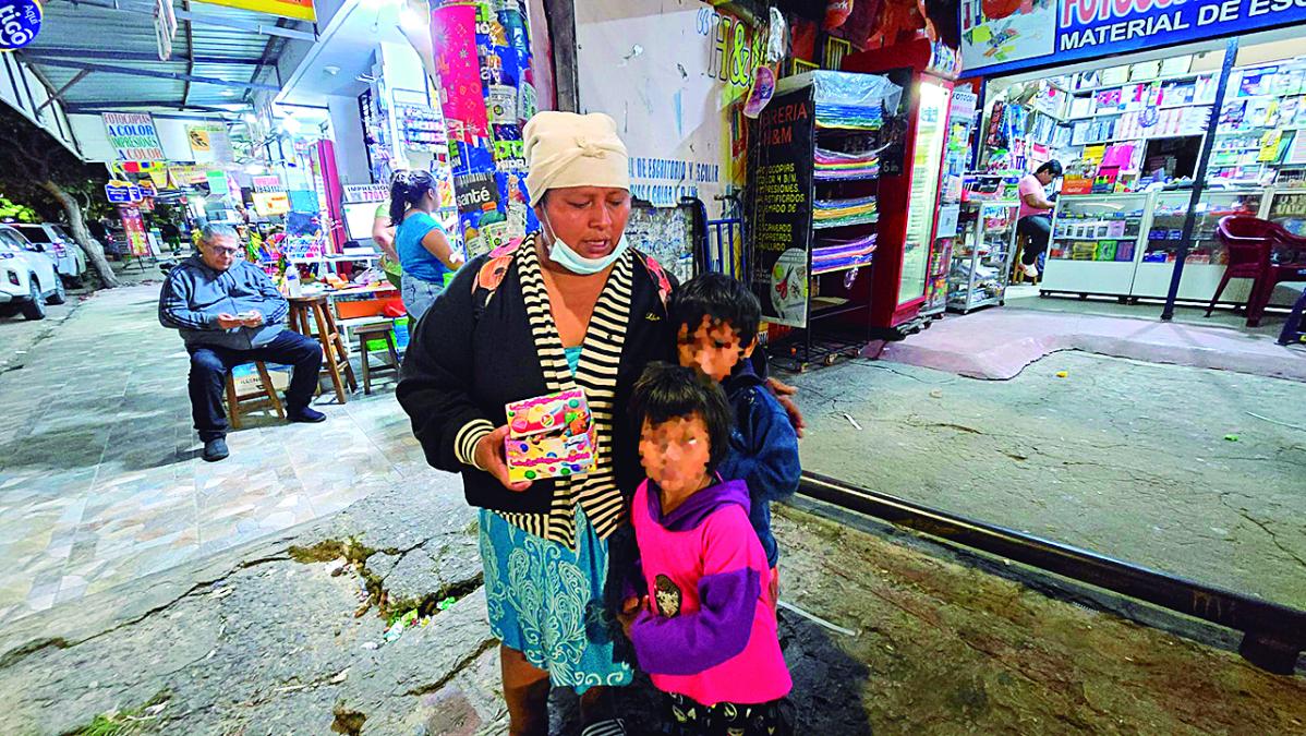 Los bolivianos están cada vez más pobres; los salarios se ‘encogen’