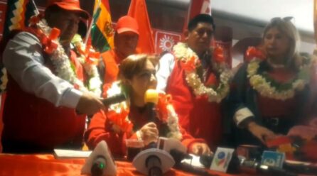 PAN-BOL postula otra vez a Ruth Nina como candidata a presidenta