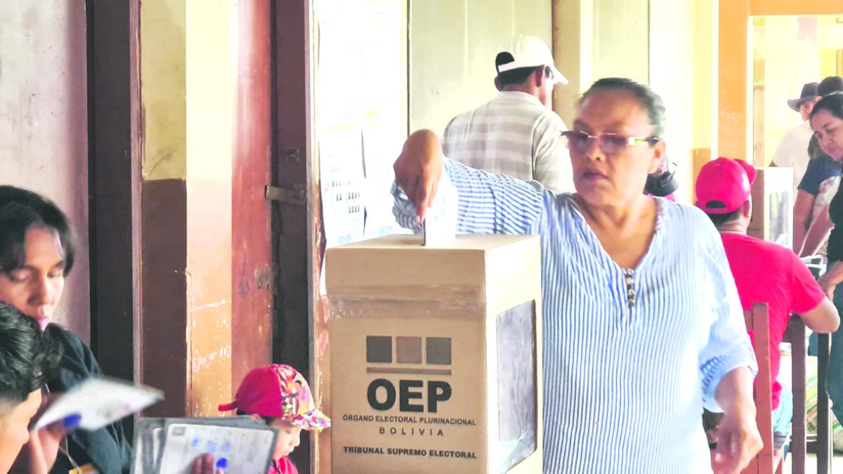 Van 4 amparos contra TSE, ven riesgo electoral y piden que el TCP cumpla el trato