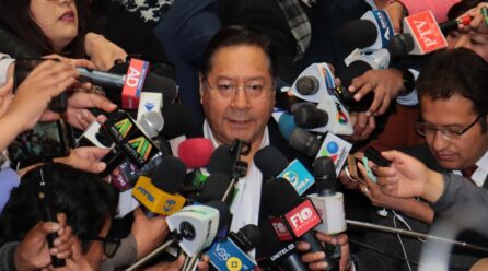 Arce rechaza “imposición de aranceles” de EE.UU. y teme que se genere una “recesión mundial”