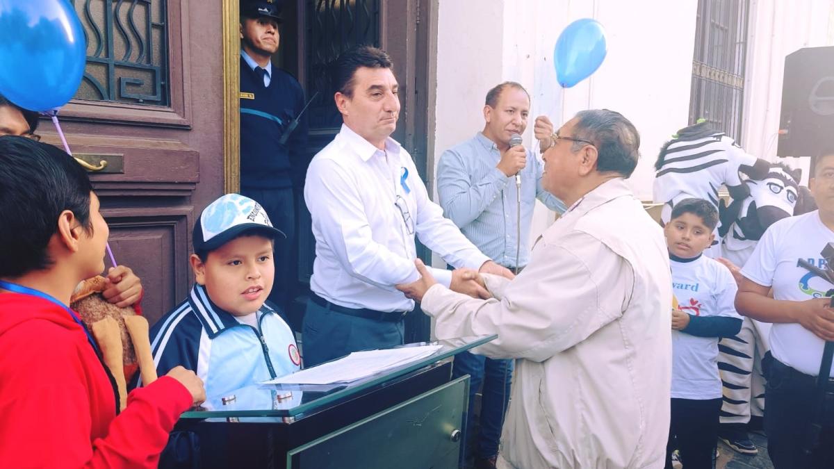 Líder del MNR pide a «Tuto» Quiroga reflexionar para volver al bloque de unidad