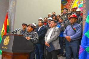 Huarachi:»No es suficiente el incremento salarial para los trabajadores»