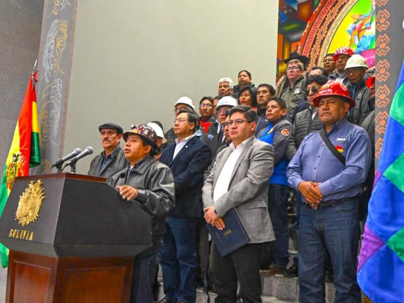 Huarachi:»No es suficiente el incremento salarial para los trabajadores»