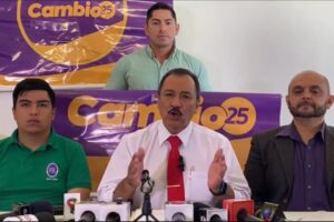 Vicente Cuéllar renuncia a su candidatura y mantiene su apoyo a Samuel