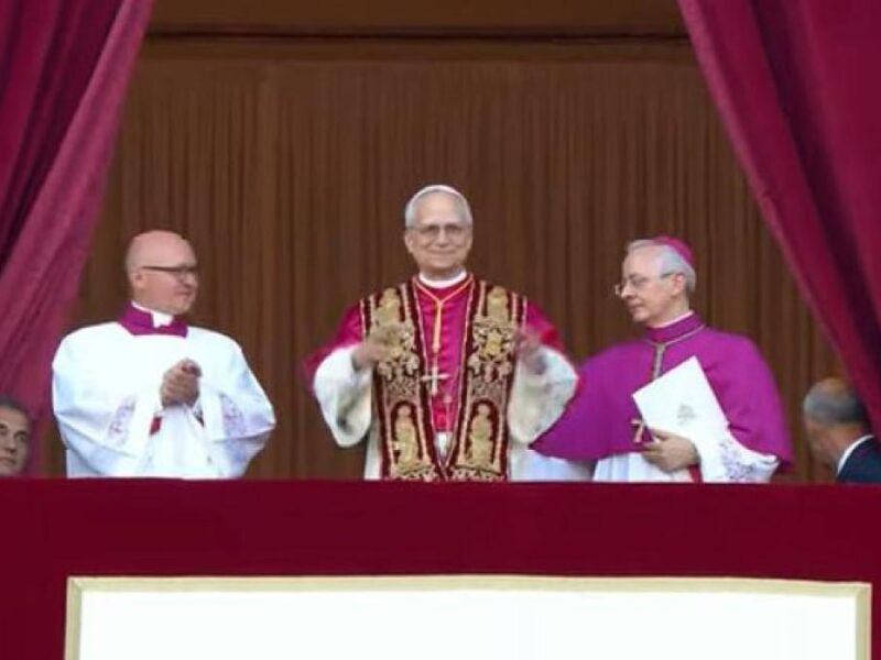 Políticos bolivianos celebran la elección del nuevo Papa