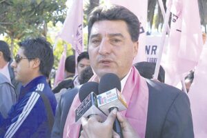 El MNR evalúa no presentar candidato y arriesga su existencia
