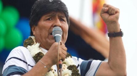 Gobierno pide a Evo entregarse “voluntariamente” y reitera que será capturado si es visto en La Paz