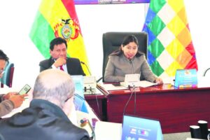 Comisión del legislativo aprueba ley de preclusión y de paridad de género