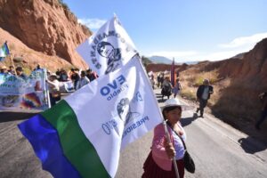 Seguidores de Evo Morales inician viaje hacia La Paz para inscribir su candidatura