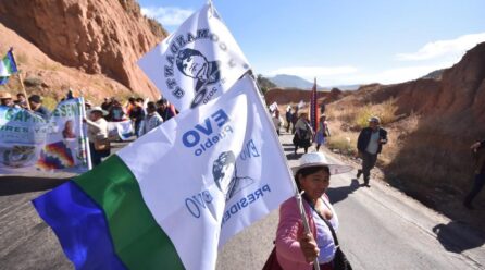 Seguidores de Evo Morales inician viaje hacia La Paz para inscribir su candidatura
