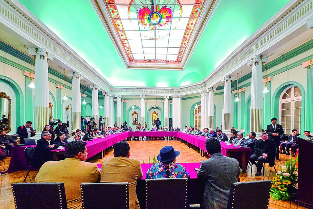 Política exterior no tiene un sitio estratégico en los planes electorales de los candidatos