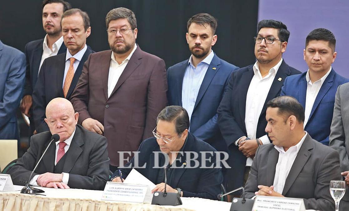 Líderes políticos cierran filas en torno al TSE para garantizar la elección general de agosto