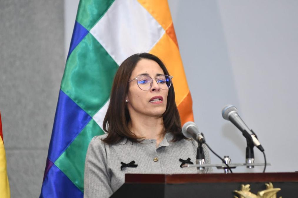 Jessica Saravia jura como nueva ministra de Justicia, en medio de escándalo por presunta manipulación judicial